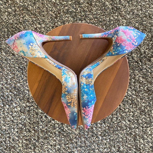 Jessica Simpson Livvy Floral Pumps - Picture 7 of 9